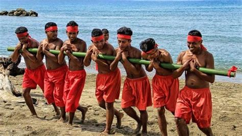 Bambu Gila, Permainan Rakyat Tradisional Warisan Budaya Khas Ambon, Maluku